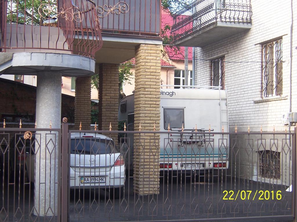 Apartments In Center Winnyzja Exterior foto